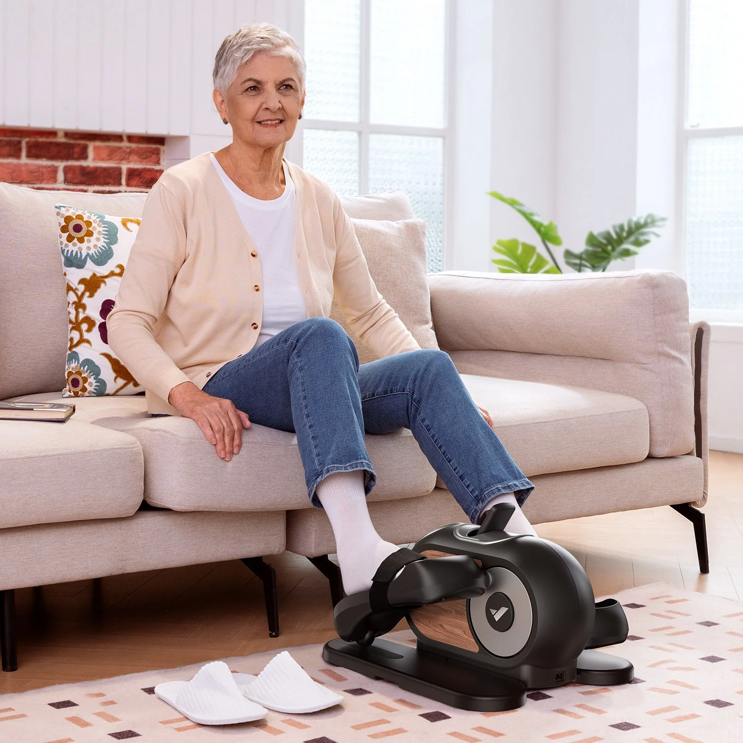 Merach E32B1 Mini Elliptical Trainer - Image 5